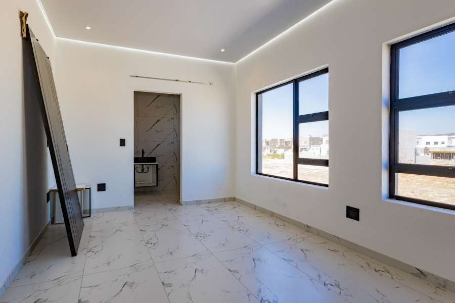 4 Bedroom Property for Sale in Sandown Western Cape